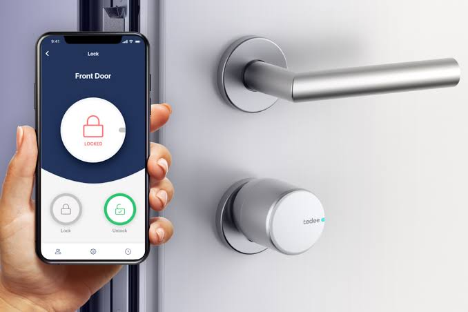 Cerradura electrónica Tedee PRO con app y teclado